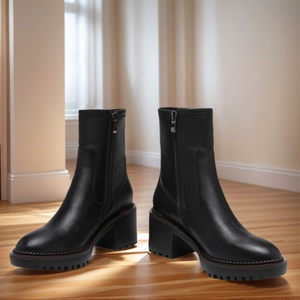 Stivaletti Casual da Donna in Pelle di Alta Qualità con Design Retrò Elegante, Tacco Grosso e Dettaglio Laterale in Metallo, Modello Slip-On con Aumento di Altezza - Product Image 5
