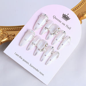 Uñas postizas de lujo acrílicas con estrellas y pedrería, negras, cortas, estilo ataúd, cobertura completa, hechas a mano, precio de fábrica al por mayor. - Product Image 1