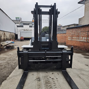 Montacargas Diésel TCM 80 Modelo 2023, 8 Toneladas, 3 Metros, Usado, Desplazador Lateral Eléctrico, Neumáticos Sólidos - Product Image 5