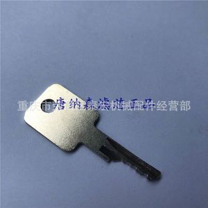 Llave Lynx 010038 para excavadora Bobcat S550 S185 Doosan 331 y cargadora compacta - Product Image 3