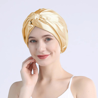 Topi tidur berbahan 100% sutra ini anti kusut, lembut, nyaman, dan ramah di rambut serta kulit Anda.