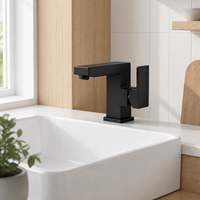 Robinet de salle de bain noir mat à poignée unique, design géométrique rectangulaire, bec plat, base carrée, montage sur plan, économie d'eau
