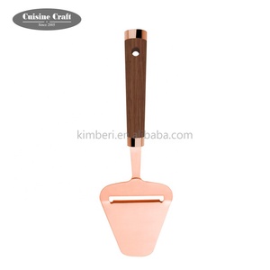 อุปกรณ์ครัวโกลเด้นเคลือบชีสเทอร์เนอร์ที่มีมือจับไม้ - Product Image 2