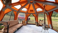 Carpa Inflable Octogonal Naranja de Tres Capas para las Cuatro Estaciones con un Espacio Amplio y Equipada con Múltiples Ventanas Panorámicas