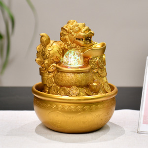 Fontaine décorative de bureau en forme de crapaud doré avec lumière et fonction humidificateur pour le bureau ou la décoration d'étude - Product Image 4