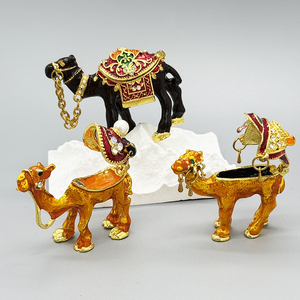 Vente en gros de métal Arabie Saoudite Émirats Arabes Unis Qatar Oman Souvenir touristique or 3D coloré chameau dromadaire Camelus dromedarius cadeaux souvenirs - Product Image 1