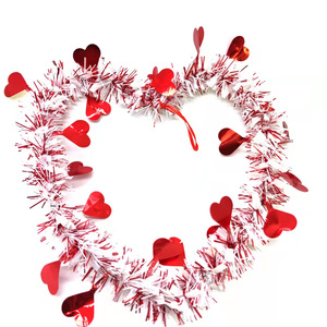 Decoraciones en forma de corazón para el Día de San Valentín, adornos colgantes de plástico rojo y blanco para decoración de festivales. - Product Image 5