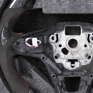 Ventes directes d'usine, volant de voiture en fibre de carbone perforée avec surpiqûres noires pour Volkswagen <span class=keywords><strong>Golf</strong></span> MK7 MK8 Alcantara - Product Image 3