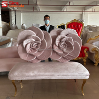 Décoration de scène, designs de canapés modernes, décoration de réception de mariage, coin lounge, événements, causeuse en velours
