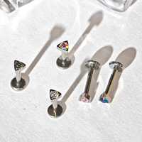 Piercing en titane ASTM F136 G23 à filetage interne, avec triangle à 3 branches et dos plat en zircone cubique, pour tragus, hélix, lèvre, cartilage, pour enfants et mariages