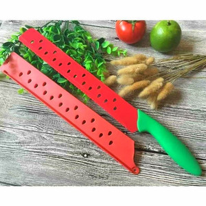 Cuchillo dentado para sandía, un popular cuchillo grande para cortar frutas, se vende en línea. Es afilado y eficaz para frutas. - Product Image 1