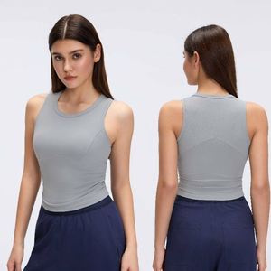 Gilet de sport léger sans manches pour femme, ajusté, amincissant, extensible dans quatre directions, respirant pour la course, l'entraînement et le yoga - Product Image 2