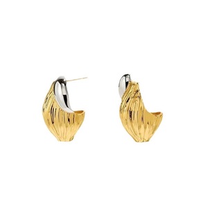 The New 2024 Chinese Alloy Copper & Platinum Plated Geometric Trendy Hoop Earrings for Women-Gift - Product Image 3