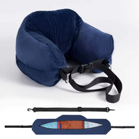 Oreiller de voyage personnalisable OEM en peluche douce en polyester, avec pochette et bandoulière pour dormir en avion