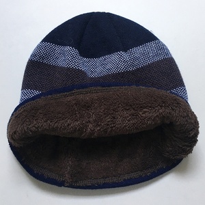 Gorro de lana cálido con patrón de rayas con forro de piel Sombrero de reloj de punto holgado - Product Image 3