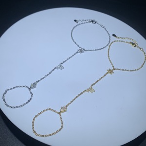 Bracciale a catena con ciondolo a forma di Stella di David e Chai, gioiello religioso ebraico, amuleto segno di vita, con micro pavé di zirconi. - Product Image 3