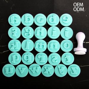 Moldes para Galletas con el Alfabeto Inglés, 26 Piezas, Juego de Sellos de Letras Mayúsculas <span class=keywords><strong>y</strong></span> Minúsculas, Sellos de Relieve 3D, Cortadores de Pastel de Fondant, Herramientas para Hornear Arcilla - Product Image 3