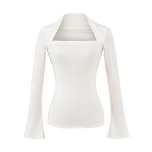 เสื้อยืดแขนยาวอเนกประสงค์สีพื้นเข้ารูปคอสี่เหลี่ยมของผู้หญิงแขนบาน - Product Image 3