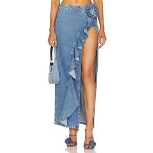 طقم صيفي من قطعتين: توب جينز مزين بالزهور ثلاثية الأبعاد مع شق وتنورة دينيم للنساء - Product Image 6