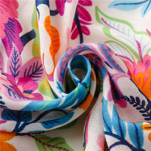 2024 nuove sciarpe in Voile di cotone con stampa floreale di fiori con nappine in cotone con stampa floreale da <span class=keywords><strong>donna</strong></span> avvolge scialli da spiaggia hijab - Product Image 4