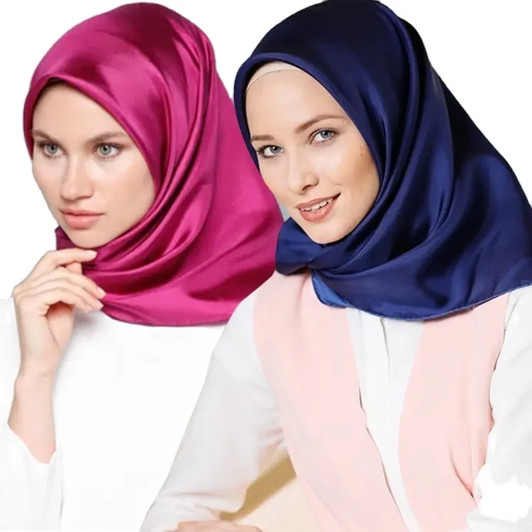 新着イスラム教徒マレーシアサテンシルクヒジャーブ卸売プレミアムデザインヒジャーブマットサテンショール女性用