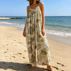 Mono largo de rayón personalizado con estampado playero, estilo resort, cuello halter en V, venta al por mayor de fábrica - Product Image 4