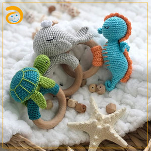 Baleine Tortue Hippocampe Bébé <span class=keywords><strong>Hochet</strong></span> Crochet Jouet Cloches Nouveau-Né <span class=keywords><strong>Montessori</strong></span> Anneaux Éducatifs En Bois Bébé PlusToys - Product Image 2