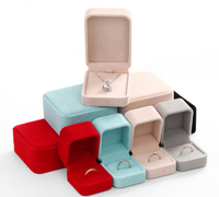 Boîte à Bague en Velours Rouge en Promotion, Emballage de Bijoux Carré à Coins Arrondis, Étui à Longue Chaîne Couleur Personnalisée, Boîtes à Bijoux Personnalisées en Velours