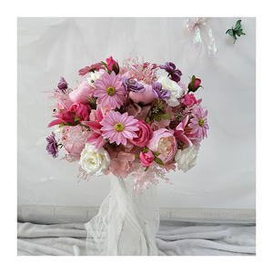 Boule de fleurs artificielles personnalisable, mélange de marguerites, roses et pivoines violettes, arrangement floral pour centre de table de mariage - Product Image 6