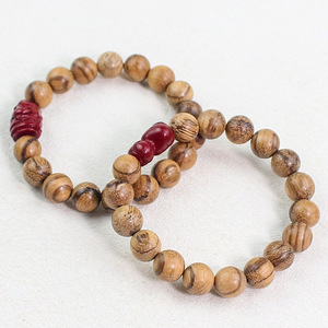 Pulsera de Agarwood Vietnamita con 17 Cuentas de 10mm y Amuleto de Cinabrio Rojo, Unisex, para Uso Diario - Product Image 4