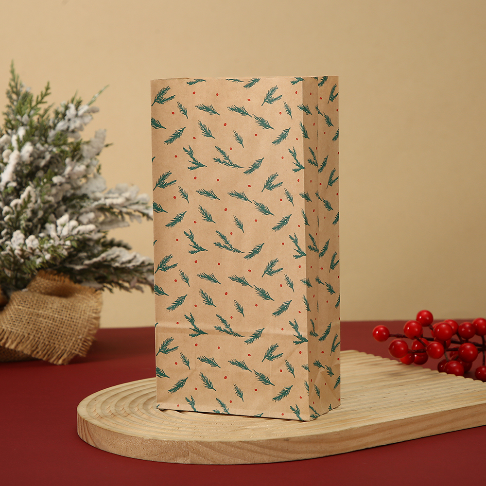 Green pine needle