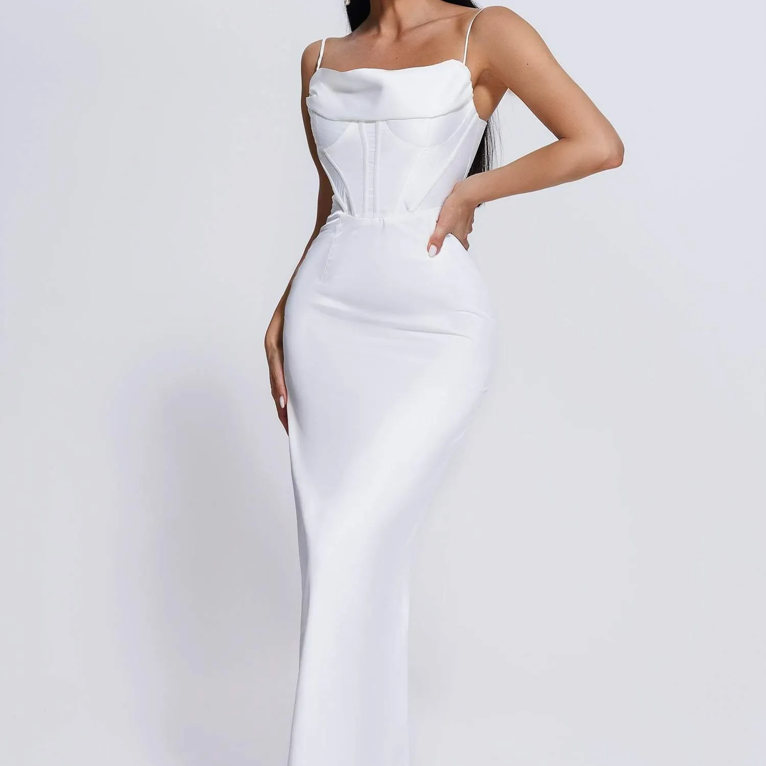 BEISHI Roupas De Luxo Fabricante Branco Spaghetti Straps Longo Silt Bodycon Cetim Partido Espartilho Maxi Vestido Mulheres