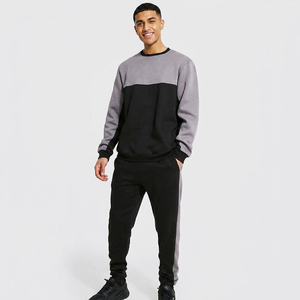 Conjunto Deportivo Personalizado Unisex en Negro y Gris con Paneles, Secado Rápido y Transpirable - Product Image 1