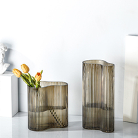 Grand vase en verre moderne en forme d'empreinte de pied - Grand vase transparent sur pied pour fleurs séchées et plantes hydroponiques Décoration intérieure