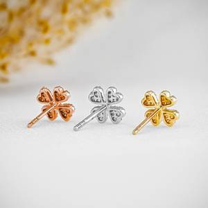 Boucles d'oreilles clous en or massif 18 carats Elvora Gems pour femme, motif trèfle pavé de diamants, 1,4 g la paire, diamants sans conflit de 0,20 ct, pour usage quotidien - Product Image 4