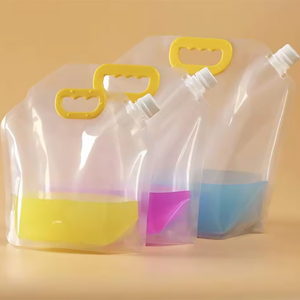 Sacchetto Ecologico Personalizzato in Plastica con Beccuccio e Maniglia, Stampa Rotocalco, Confezione per Ricarica Liquidi con Beccuccio di Aspirazione - Product Image 1