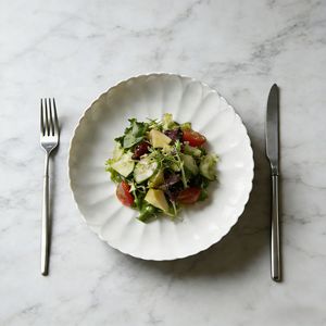 Plato de Cerámica Blanco con Diseño de Crisantemo, 9 Pulgadas, Redondo, para Desayuno, Postre, Vajilla para Hotel y Fiestas - Product Image 2