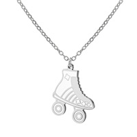 Collier pendentif mode en forme de patins à roulettes, en acier inoxydable émaillé, résistant à l'eau, style sportif, cadeau