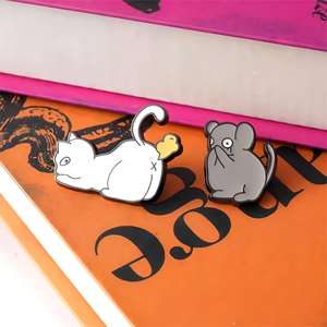 Regalo Personalizzato per San Valentino, Spilla in Metallo 3D Smaltata a Forma di Topo con Naso che Fischia, Divertente Oggetto da Collezione per Coppie - Product Image 2