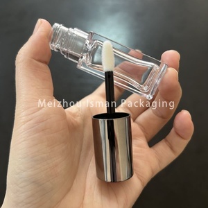 หลอดลิปกลอสทรงเหลี่ยม 8 มล. พร้อมฝาปิดทรงกลมสีเทาเมทัลลิก บรรจุภัณฑ์ลิปกลอสเปล่า หัวแปรงขนาดใหญ่ รับผลิตโลโก้แบรนด์ส่วนตัว ขวดเครื่องสำอาง - Product Image 4