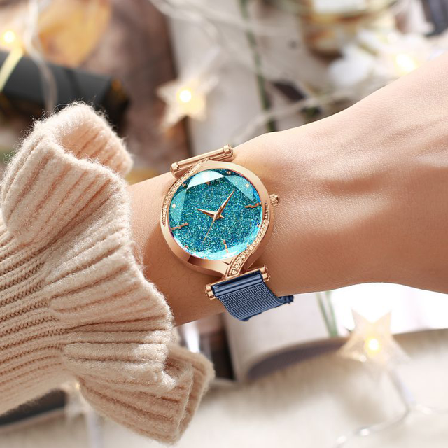 Luxury Fashion Alloy Case Leather Strap Business Style Women's Quartz Watch with Glass Pointer Dial and 3BAR Water Resistance