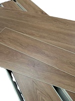 Hochwertiger Luxus-SPC-Kunststoffboden mit wasserdichtem Stein-Verbunddesign – SPC-Klickboden