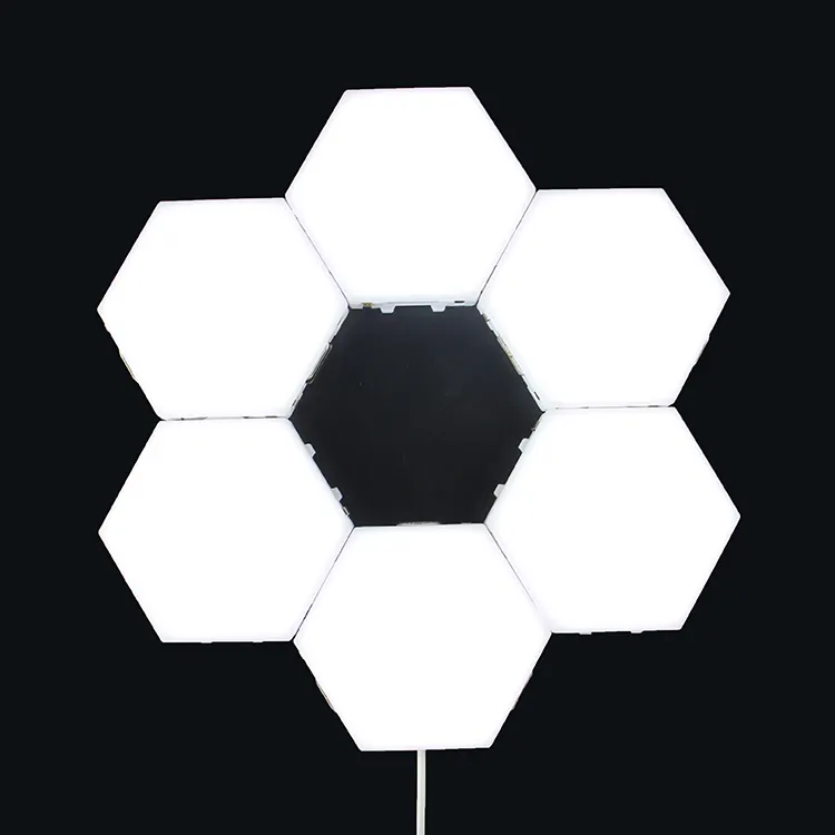 DIY altıgen duvar lambası kuantum modüler dokunmatik hassas altıgen yaratıcı geometri meclisi RGB LED <span class=keywords><strong>gece</strong></span> lambası oturma odası için