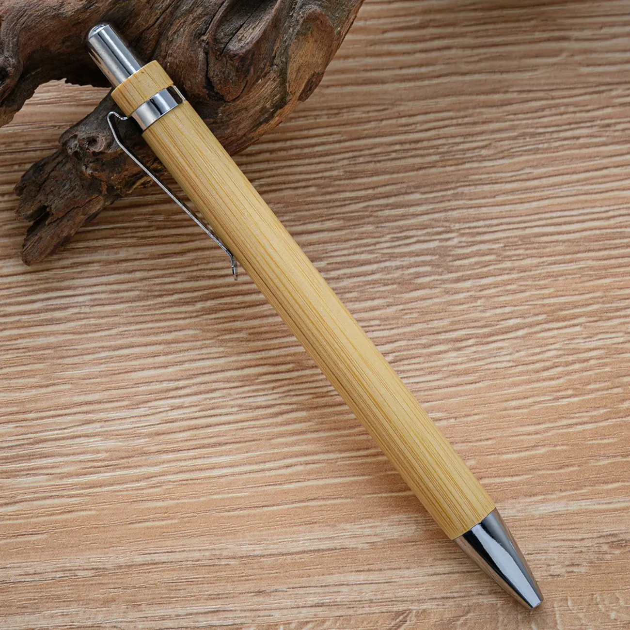 2023 stylo à bille en bambou personnalisé personnalisé promotionnel stylo à bille en bambou gravé écologique avec logo