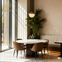 Ensemble de mobilier moderne pour hôtel, restaurant, salon de thé, café : canapé, banquette, table et chaises en marbre et cuir