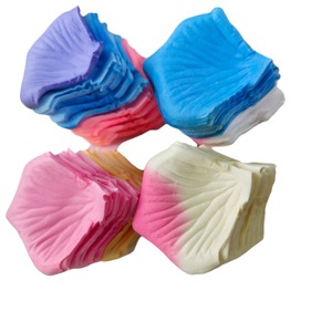 Pétalos de Rosa Artificiales de 5cm, de Seda y Poliéster, Accesorios de Decoración para Bodas, Fotografía y Celebraciones - Product Image 4