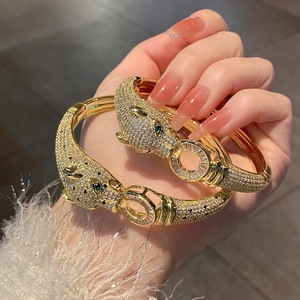 <span class=keywords><strong>Pulsera</strong></span> <span class=keywords><strong>de</strong></span> Zirconia con Baño <span class=keywords><strong>de</strong></span> Oro 18K y Diamantes, Estilo Leopardo, Novedad Transfronteriza, para Mujer, Superventas, Retro y <span class=keywords><strong>de</strong></span> Moda - Product Image 4