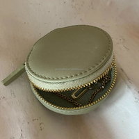 Bijoux en cuir végétalien étui rond accessoires essentiels boucles d'oreilles collier bijoux organisateur