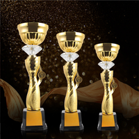 Trophées et récompenses vierges en métal à grande coupe et base carrée noire, pour événements sportifs, compétitions de discours, vente en gros, bon marché