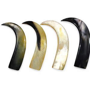 Colgantes de Concha Natural Pulida en Forma de Gota, Componentes de Joyería de Estilo Tribal Tallados a Mano para la Elaboración de Collares en Color Beige - Product Image 1